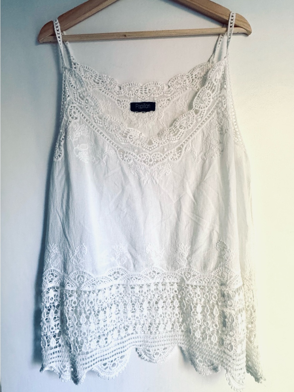 Papillon Blanc White Crochet Lace V‑Neck Camisole